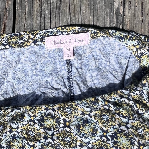 HARLOW & ROSE WOMENS MEDIUM TOP YELLOW BLACK GEOMETRIC - Picture 6 of 7